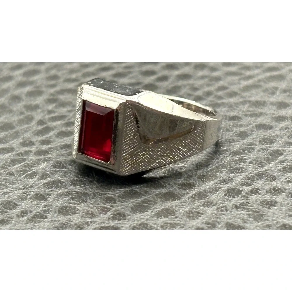 Vintage 18k HGE White Gold Plated Red Stone Signet Pinky Ring Size 5